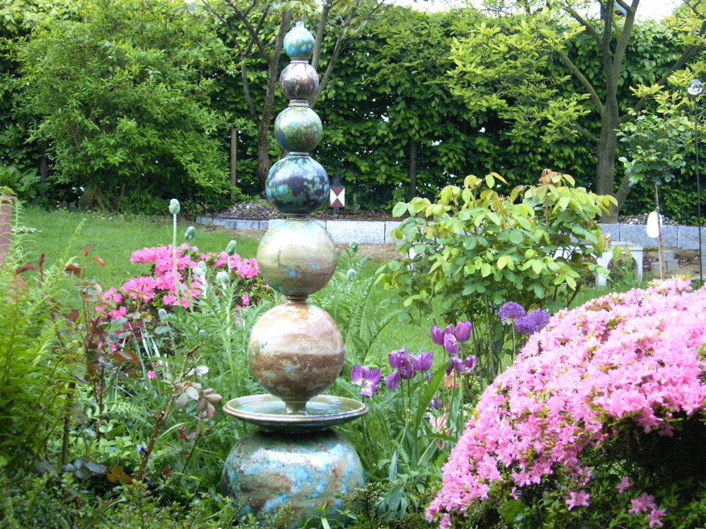 Gartenbrunnen handgefertigt Atelier Einklang Loquard