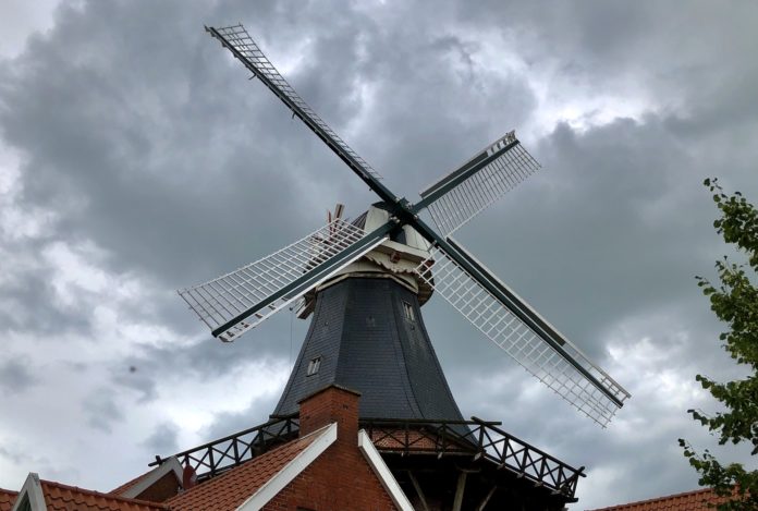 Norden Ostfriesland die Mühle und nicht weit entfernt das Restaurant Smutje