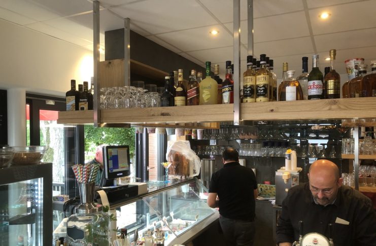 Carmelo Eis und Restaurant am Marktplatz in Pewsum Eiscafe Bistro da Carmelo am Marktplatz in Pewsum