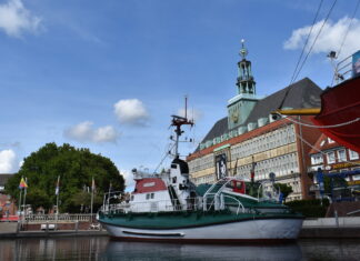 Das Rathaus in der Seehafenstadt Emden