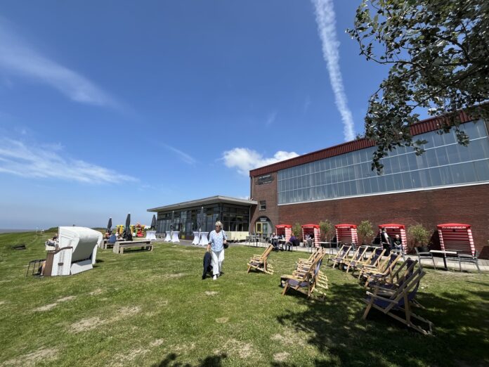 Die Strandlust an der Knock chillen und lecker Essen in Strandkörben