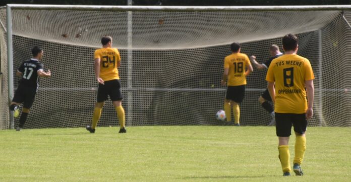 David Kloos erzielt das 2:0 für den FC Loquard