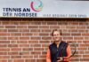 Geschäftsführer & Partner vor der Tennishalle in Norden