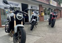 Osteel – Fahrschule Thido Freimuth cool und lässig zum Führerschein Reichlich Motorräder für den Honda Freak am Start Foto (c) Thido Freimuth