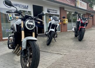 Reichlich Motorräder für den Honda Freak am Start Foto (c) Thido Freimuth