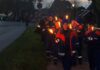 Großer St.Martins Zug in Loquard mit Feier am FC Loquard Vereinsheim Jugendfeuerwehr Krummhörn Süd führt den Martinszug mit mehr als 300 Teilennehmern in Loquard an.