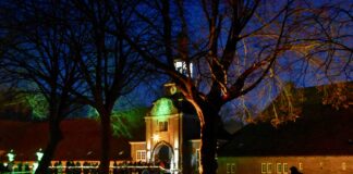 Zu Besuch auf der Lütetsburg – Weihnachtsmarkt Zu Besuch auf dem Lütetsburger Weihnachtsmarkt