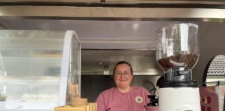 Patricia Remih -Kalles Teetied Cafe in Loquard Krummhörn